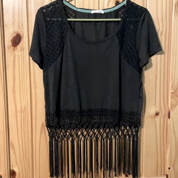 Stylee tasseled T-shirt - Picture 1 of 3
